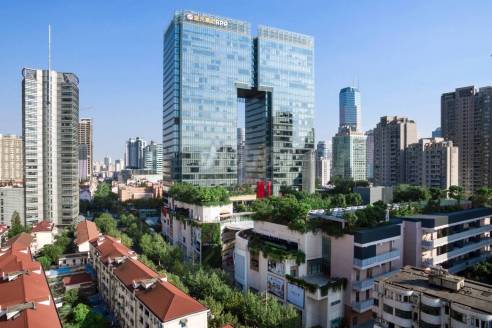 金虹桥国际中心写字楼出租,长宁地标建筑,2号线地铁口拼多多总部,商业